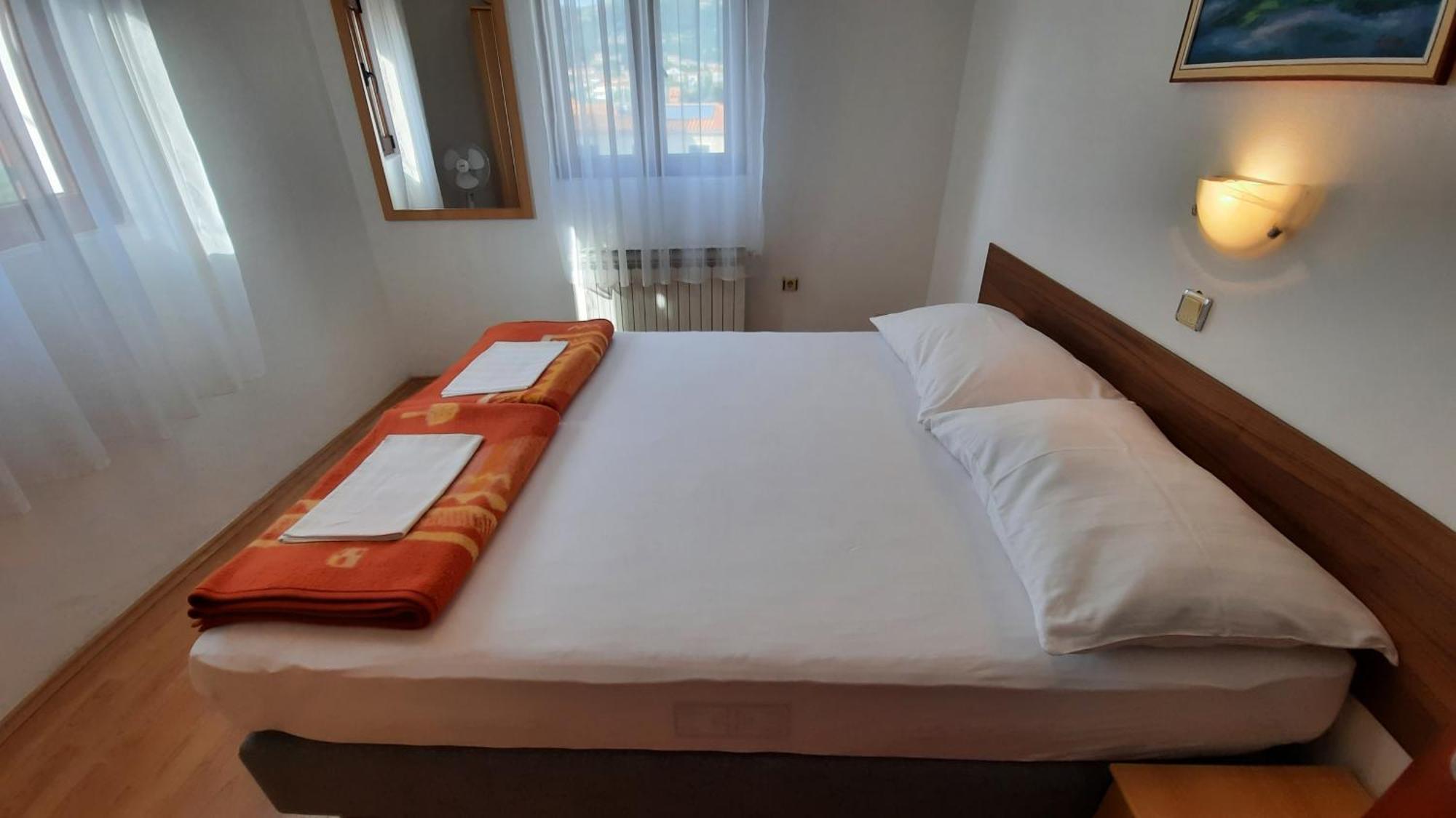 Apartment Pulic Rab Town Buitenkant foto