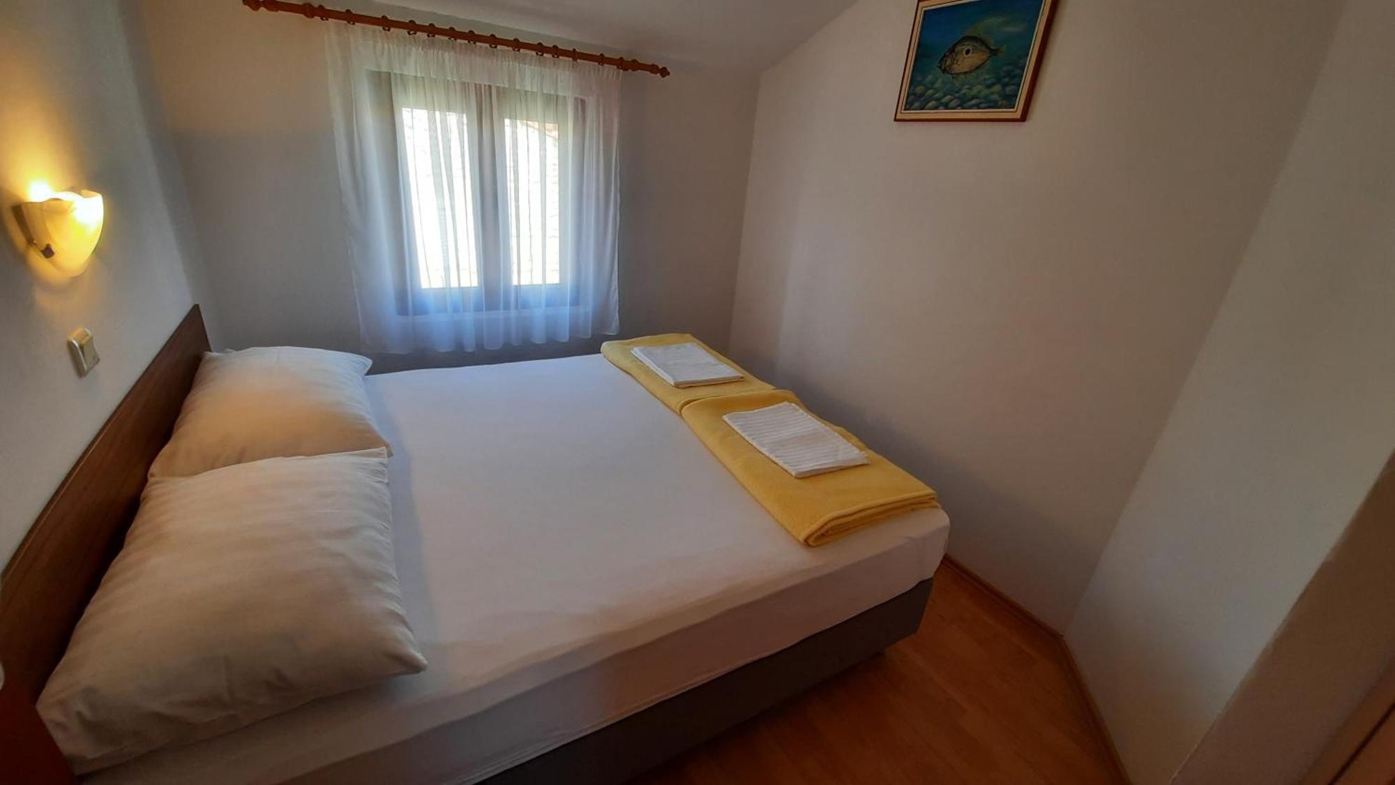 Apartment Pulic Rab Town Buitenkant foto