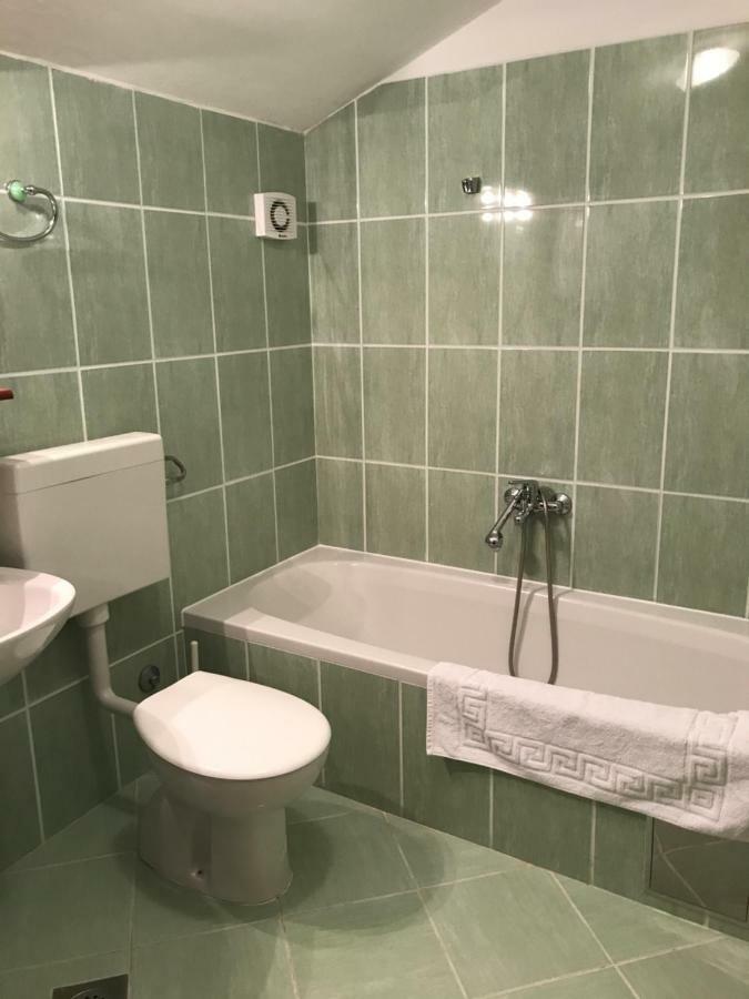 Apartment Pulic Rab Town Buitenkant foto
