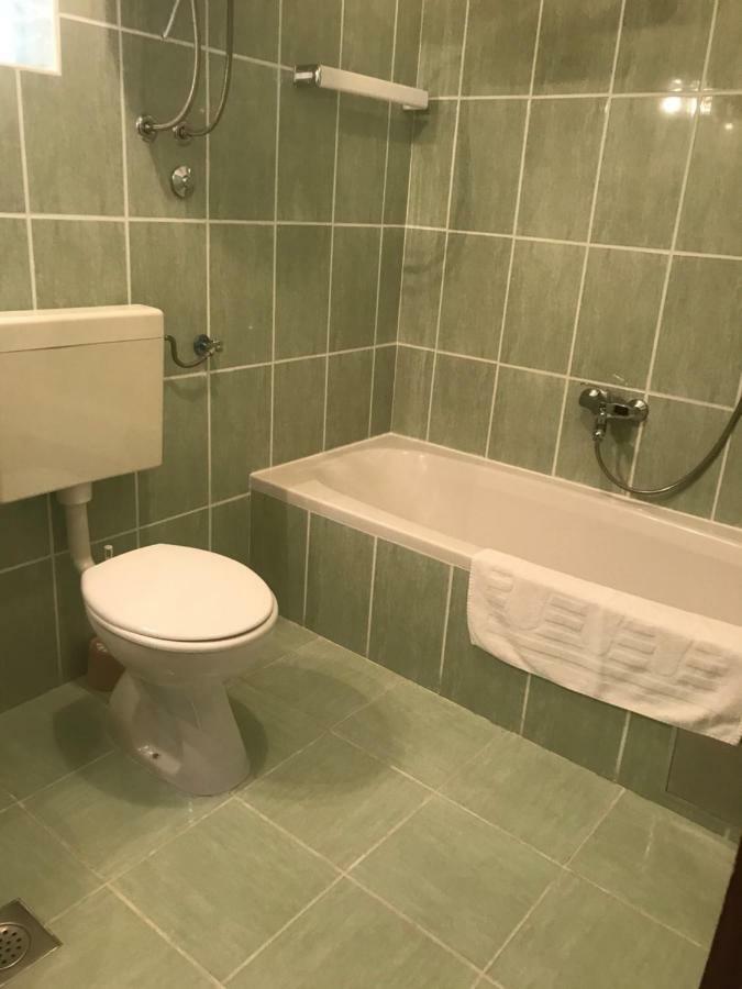 Apartment Pulic Rab Town Buitenkant foto